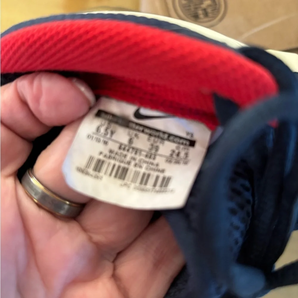 Nike Air foam posite Olympic model
6.5Y - Picture 4 of 4